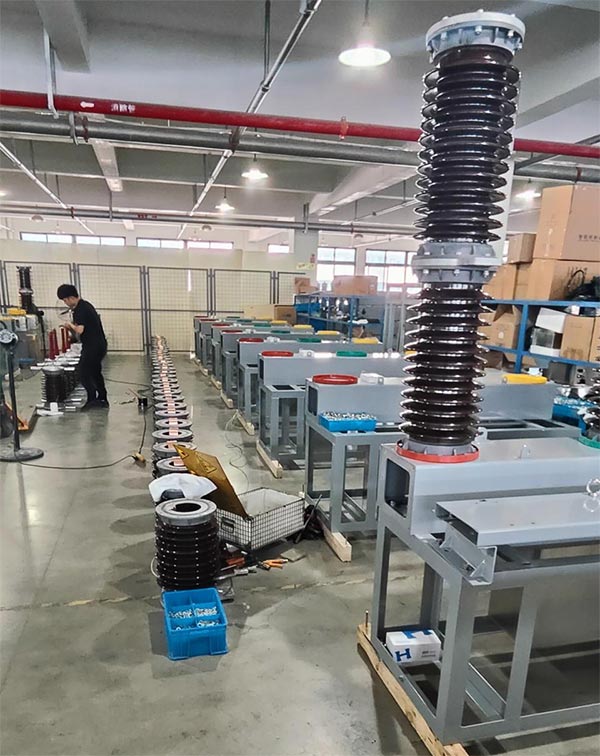 Outdoor SF6 Circuit Breaker